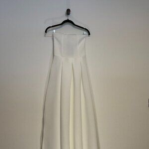 PrettyLittleThing Strapless Maxi Dress Structured Pleated Skirt Size 0 White